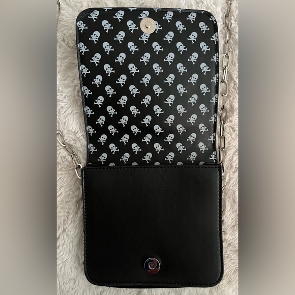 NWOT La Moda Black Studs & Heart Gothic Chain Link Crossbody - Picture 4 of 5